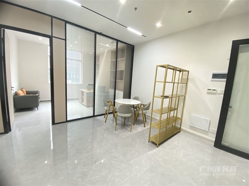 地铁口精装，125方，2+1格局，花都办公室出租