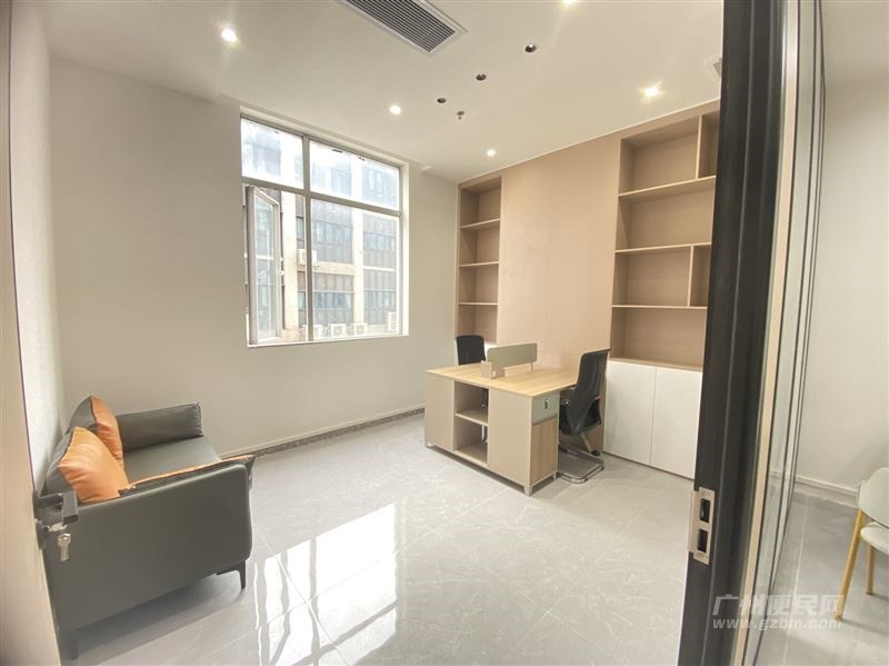 地铁口精装，125方，2+1格局，花都办公室出租